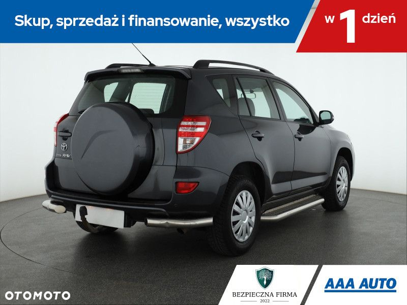 Toyota RAV4 - 6