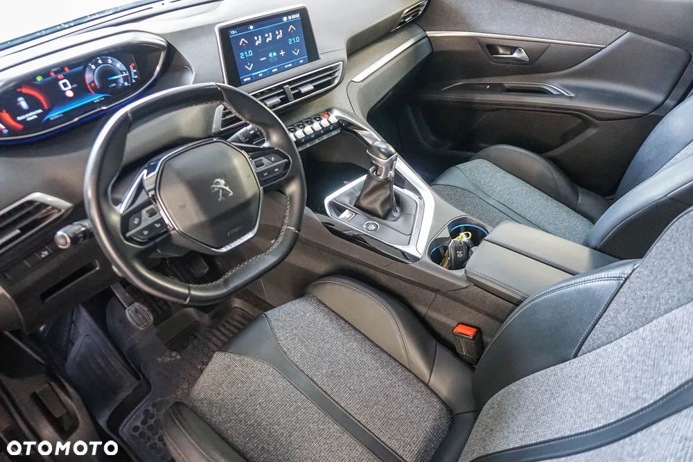 Peugeot 3008 1.2 PureTech Allure Pack S&S - 24