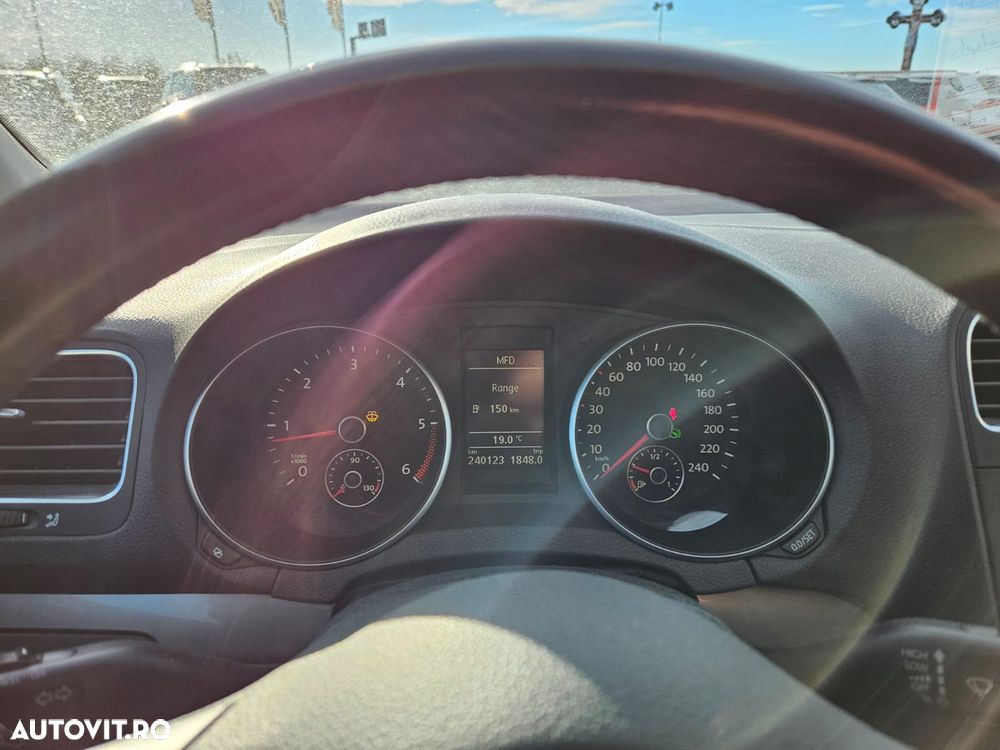 Volkswagen Golf 1.6 TDI DPF DSG Comfortline - 8