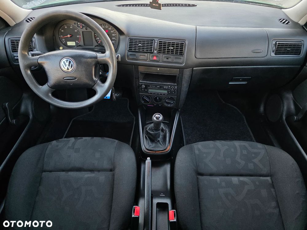 Volkswagen Golf - 10