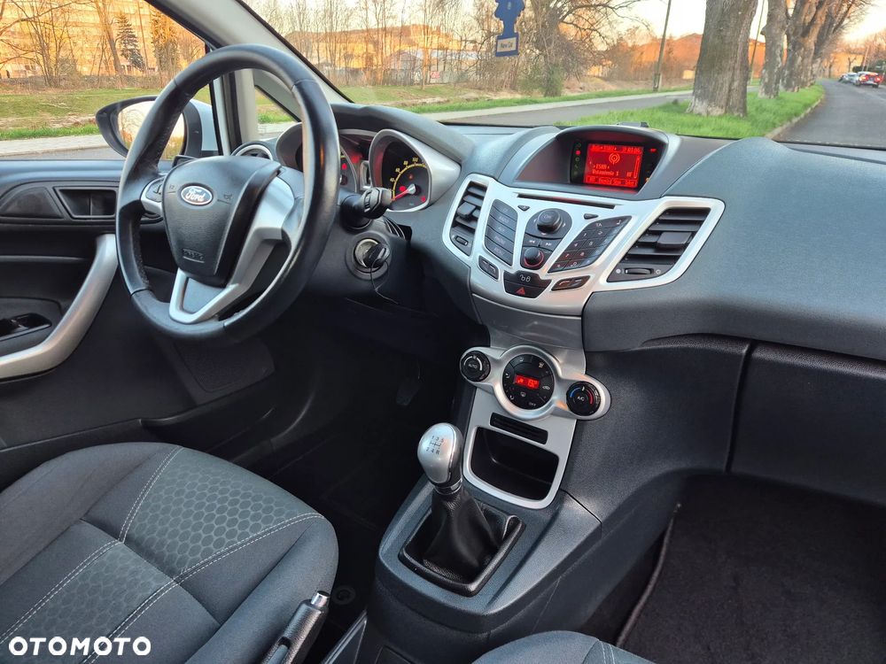 Ford Fiesta 1.25 Titanium - 28