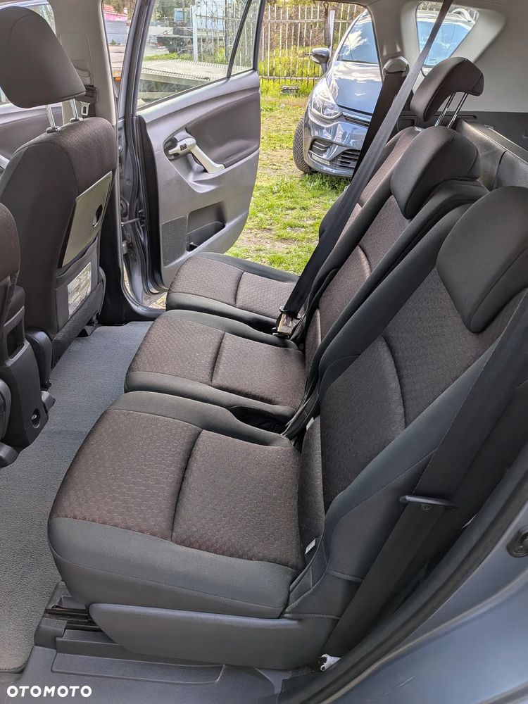 Toyota Verso 1.8 Executive - 21