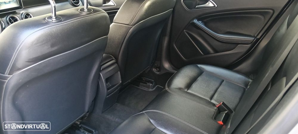 Mercedes-Benz GLA 250 4-Matic Style - 14