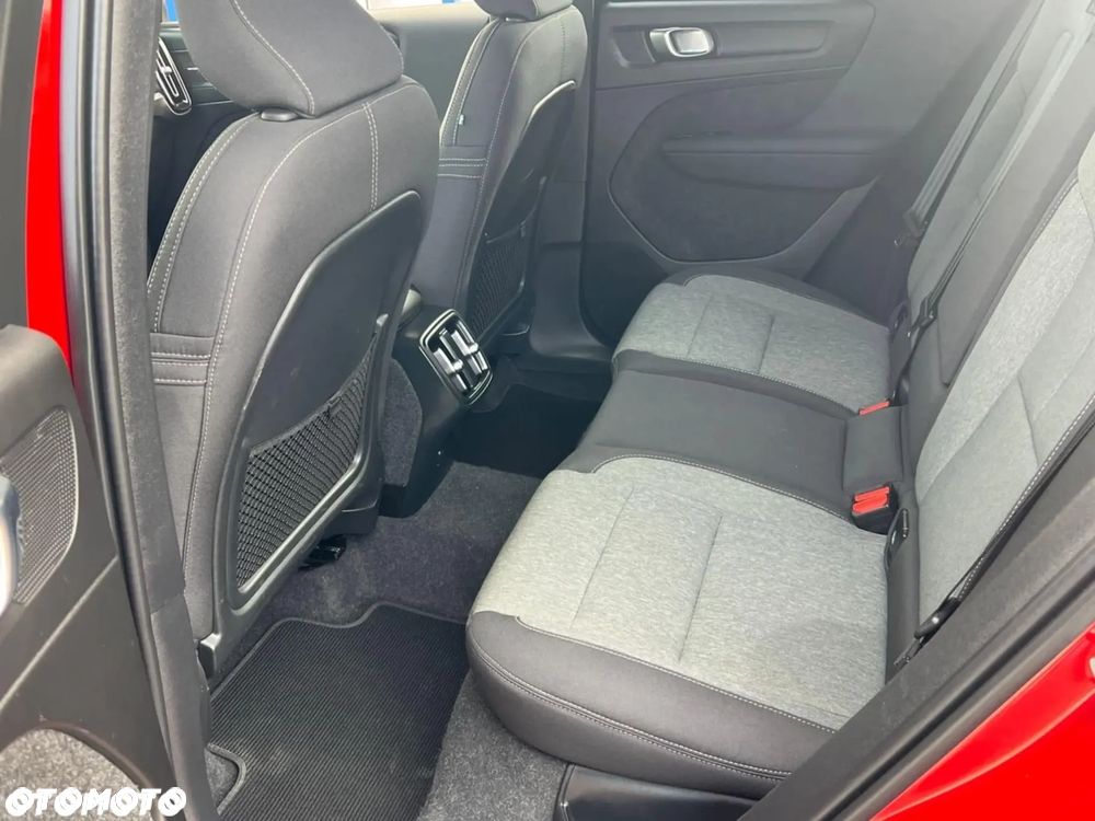 Volvo XC 40 B4 AWD Ultimate Dark - 28
