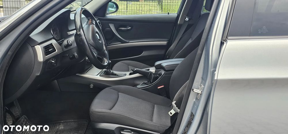BMW Seria 3 320d - 12