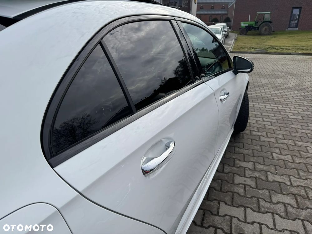 Mercedes-Benz Klasa A 250 e PHEV AMG Line 8G-DCT - 12
