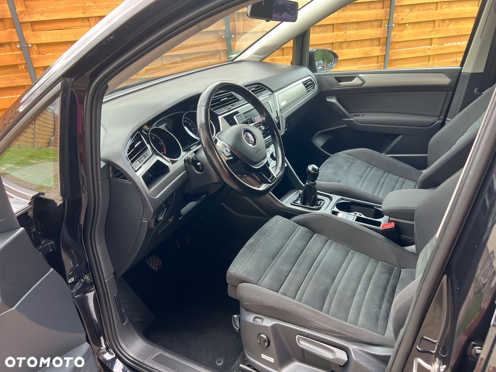 Volkswagen Touran - 9