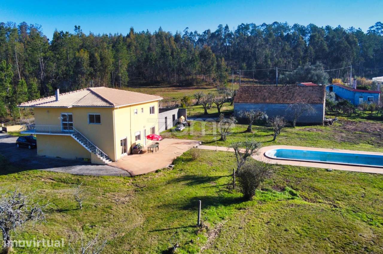 Quinta com 27000 m2 próxima de Pombal e Soure