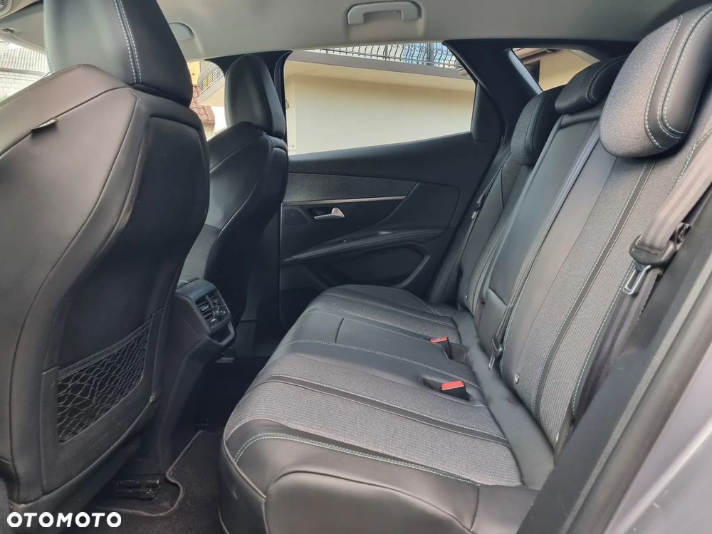 Peugeot 3008 1.6 PureTech Hybrid4 PHEV Allure S&S EAT8 - 19