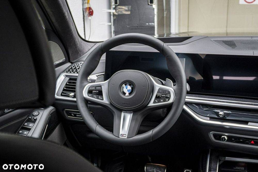 BMW X7 - 24