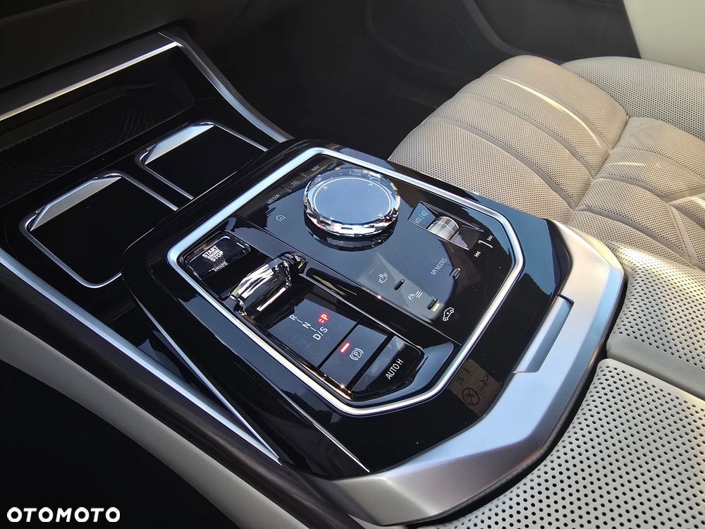 BMW Seria 7 - 12