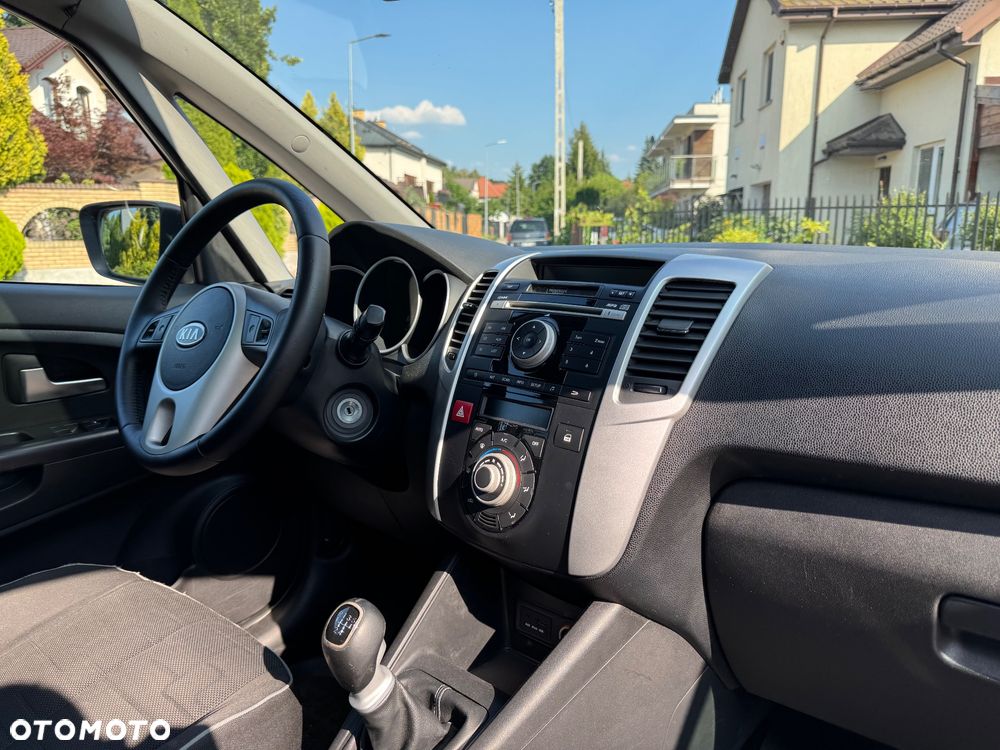Kia Venga 1.4 L - 24
