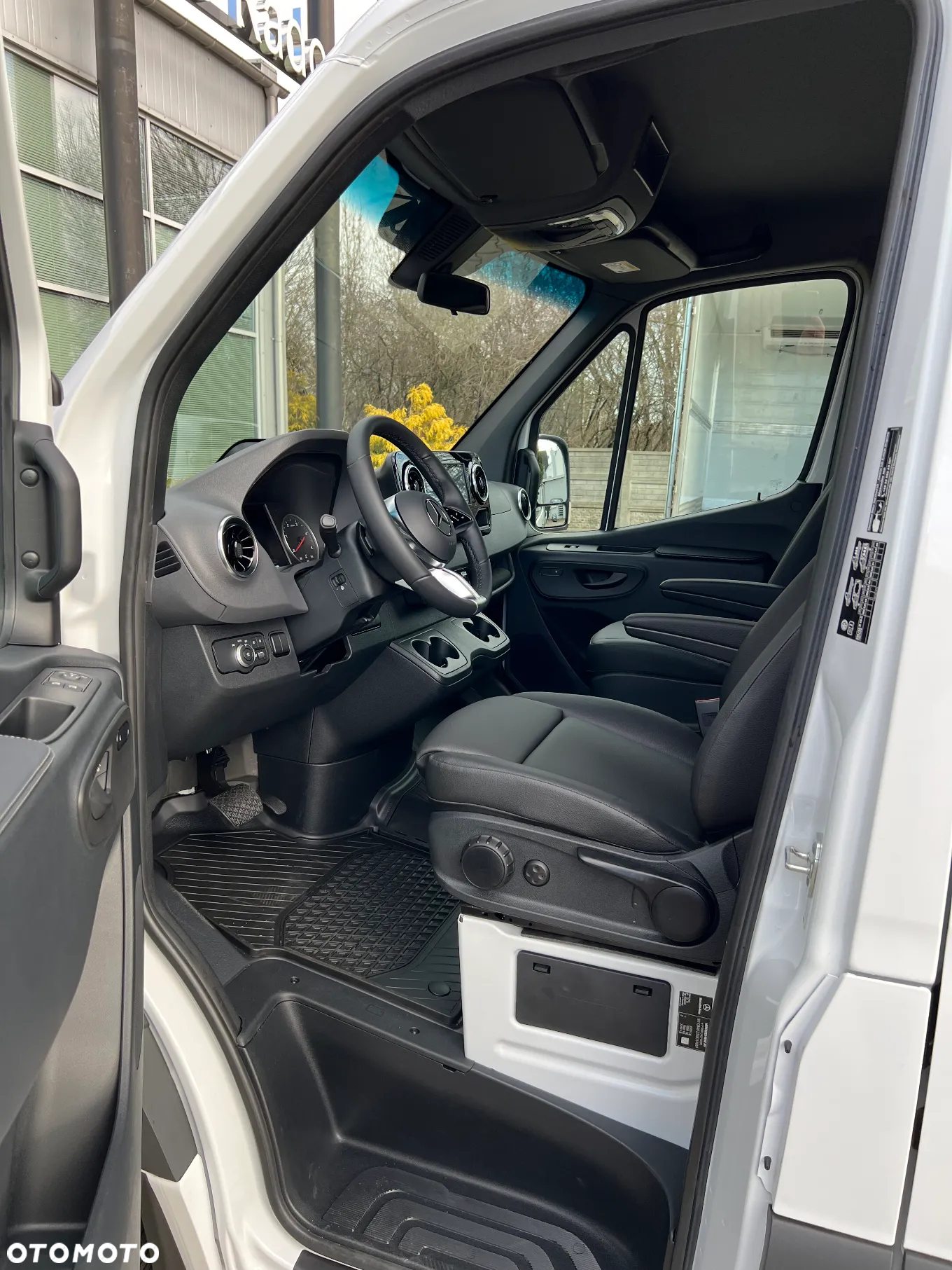 Mercedes-Benz Sprinter 319 CDI DOKA - 14