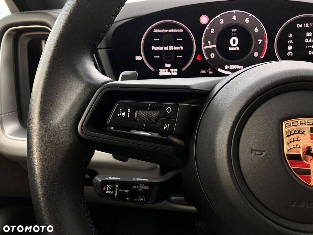 Porsche Cayenne - 34