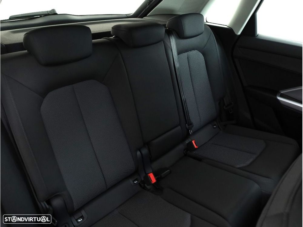 Audi Q3 45 TFSIe S tronic - 15