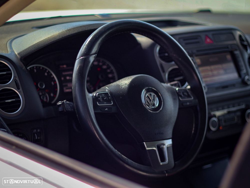 VW Tiguan 2.0 TDi Sport BlueMotion - 18
