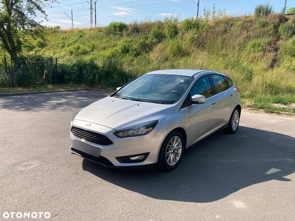 Ford Focus 1.5 TDCi SYNC Edition - 17