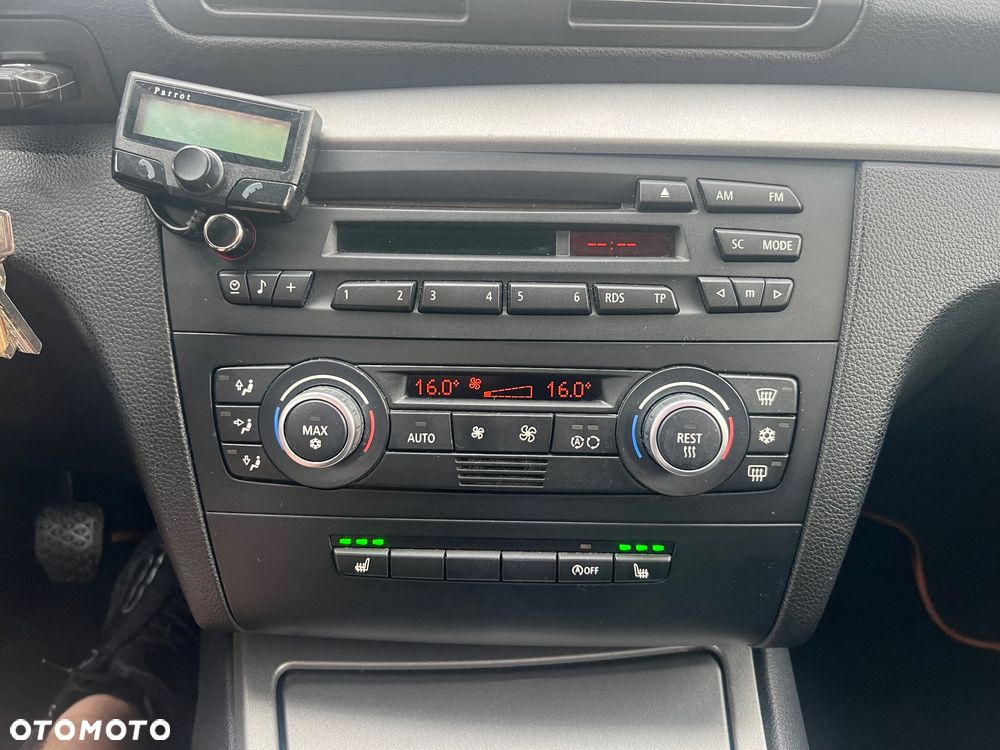 BMW Seria 1 118d DPF - 17