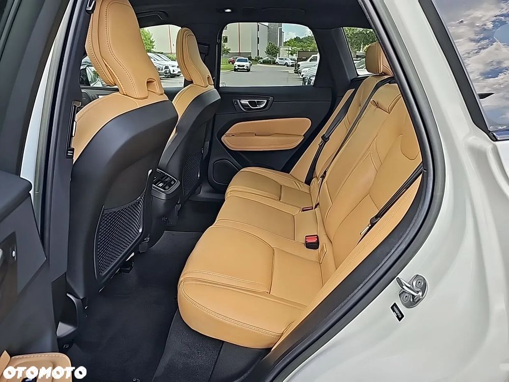 Volvo XC 60 B6 B AWD Geartronic RDesign - 11