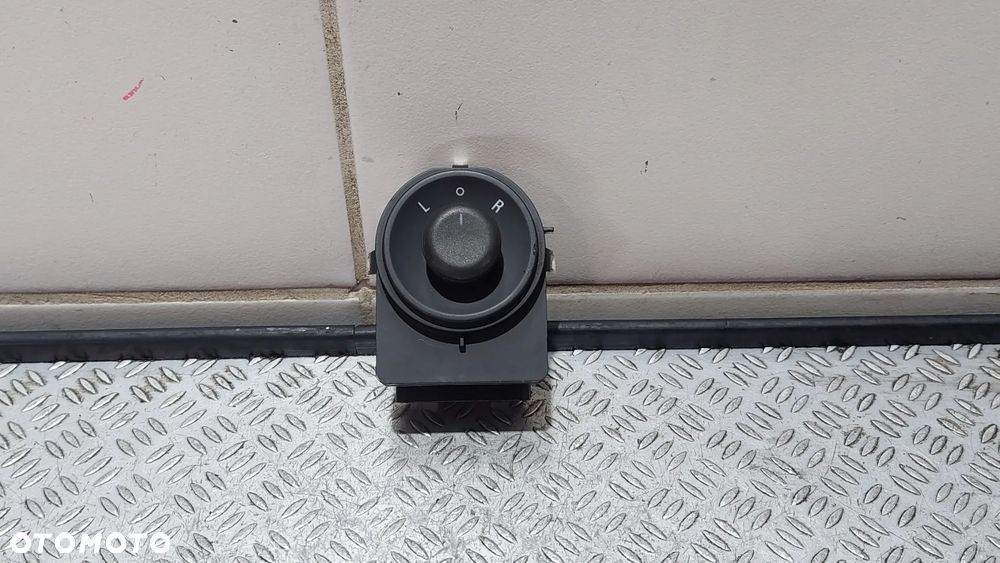 PRZEŁĄCZNIK LUSTEREK OPEL ASTRA J IV R2011 NR 13271827 - 1