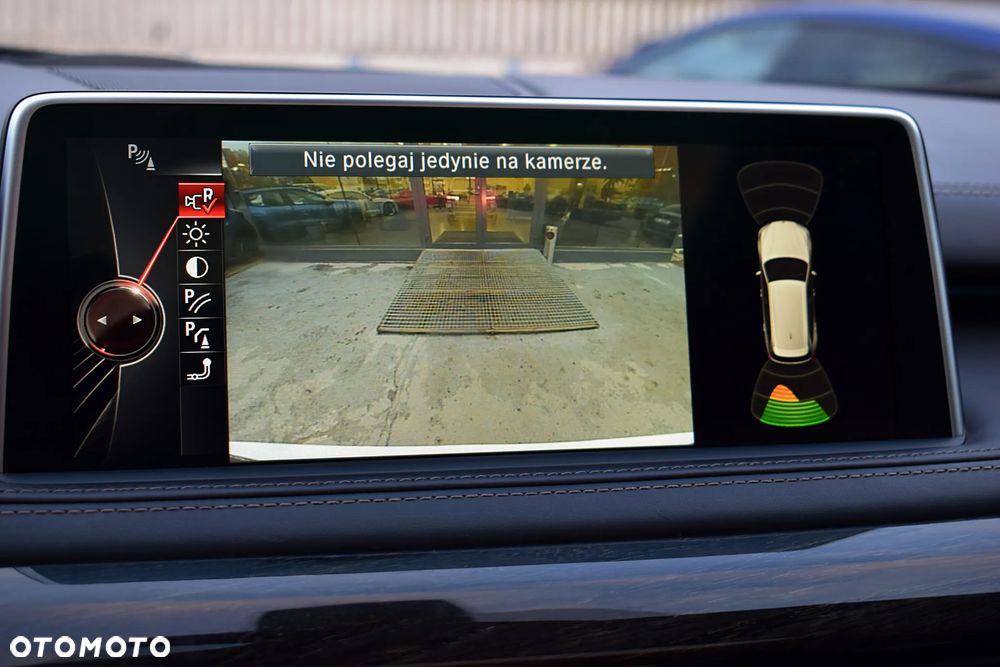 BMW X5 xDrive50i Sport-Aut - 14