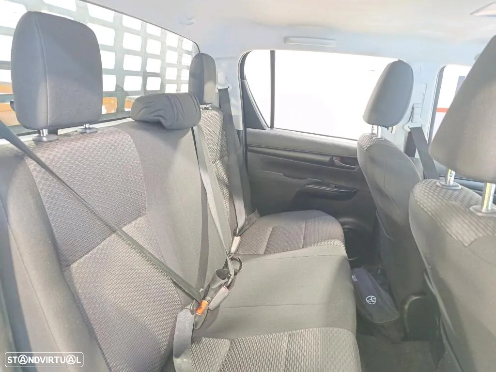 Toyota Hilux 2.4 D-4D 4WD CD CH - 12