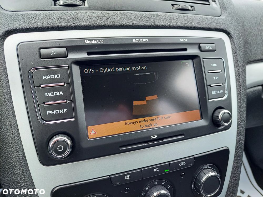 Skoda Octavia 1.6 Combi Style - 22