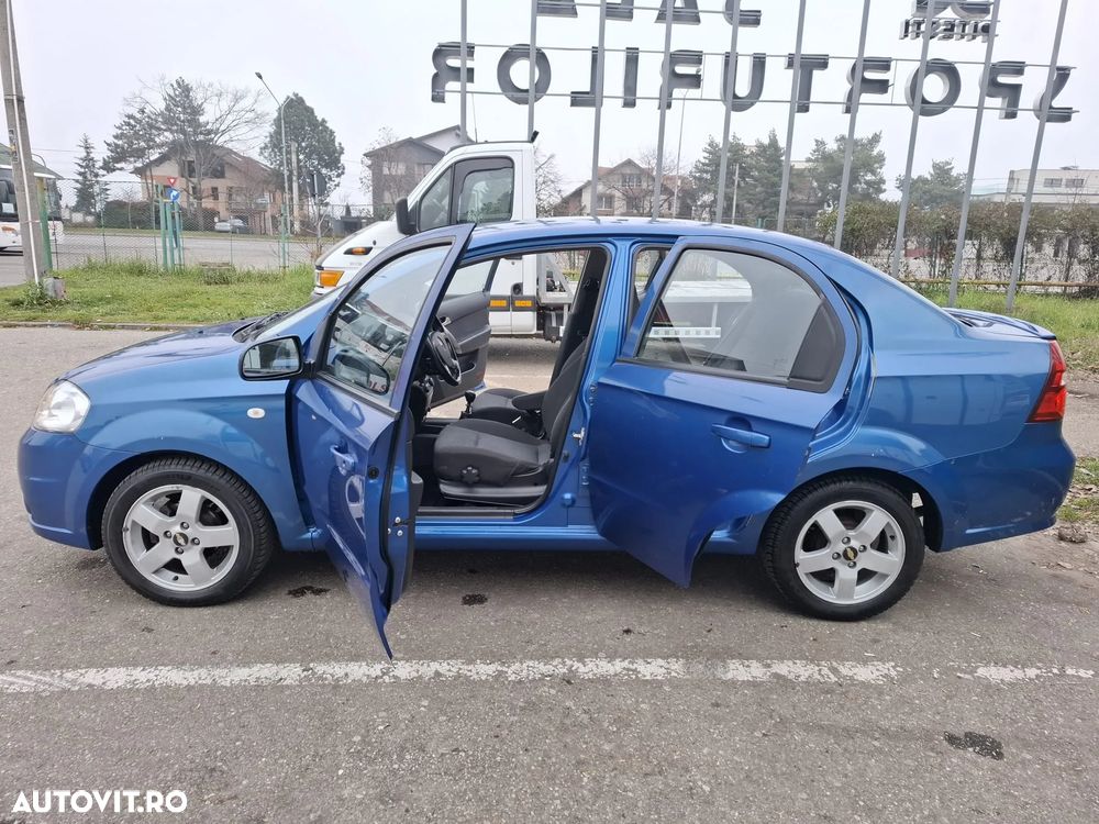 Chevrolet Aveo 1.4i Premium - 4