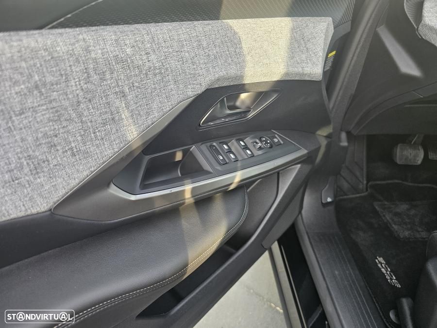 Peugeot 3008 1.2 Hybrid Allure e-DCS6 - 14