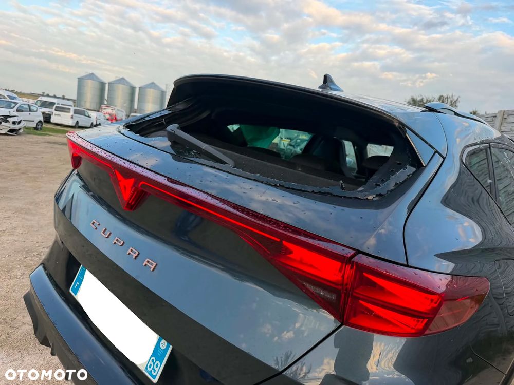 Cupra Formentor 1.5 e-Hybrid DSG VZ - 22