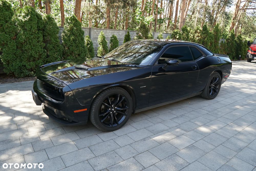 Dodge Challenger - 2