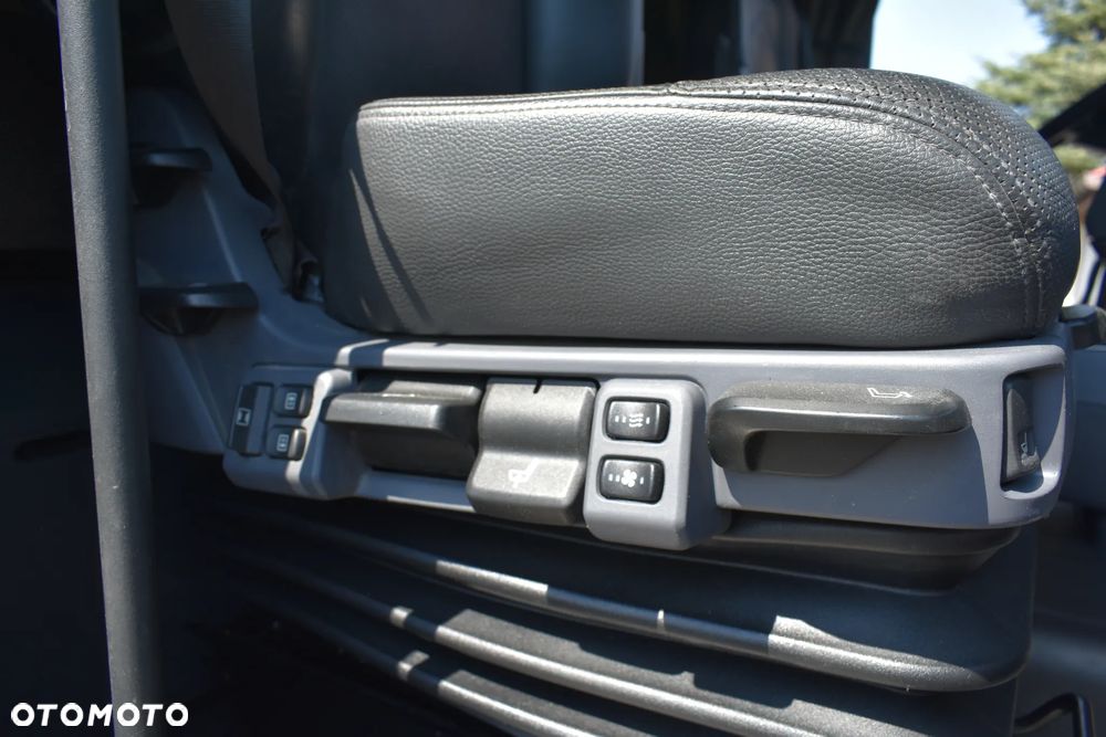 Scania R450 // CROWN EDITION // NAVI // FULL LED TYŁ I PRZÓD // SKÓRY // METALIK // DUŻA NAVI // KLIMA POSTOJOWA // - 35