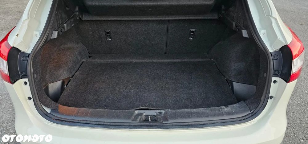 Nissan Qashqai 1.2 DIG-T N-Vision - 17