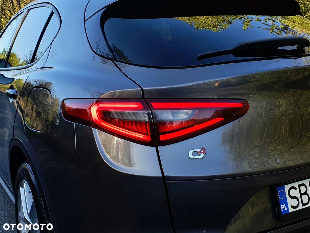Alfa Romeo Stelvio 2.0 Turbo Q4 - 10