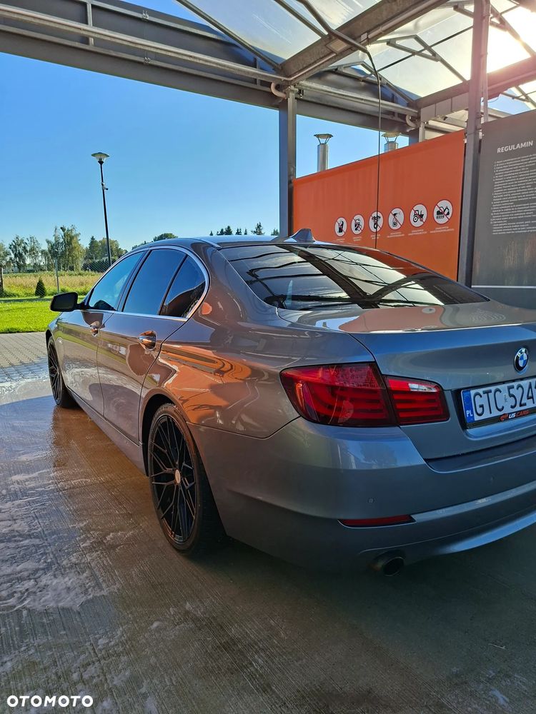 BMW Seria 5 535i Sport-Aut Luxury Line - 7