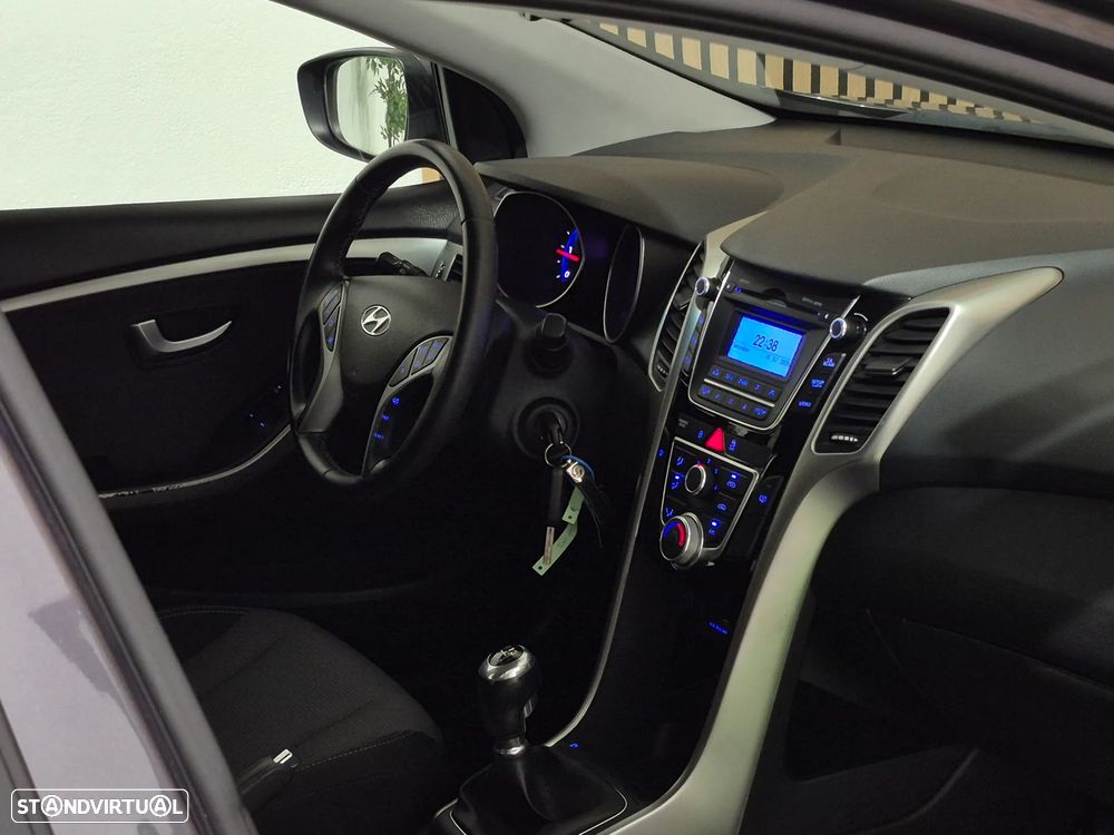 Hyundai i30 1.6 CRDI Blue Comfort J16 - 29