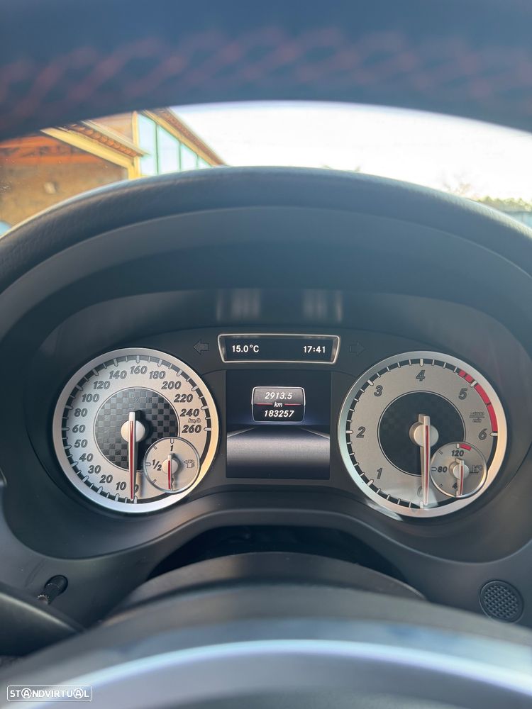 Mercedes-Benz A 180 d AMG Line - 18