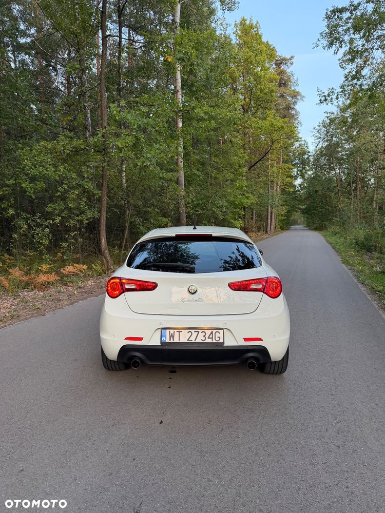 Alfa Romeo Giulietta 2012 photo 4