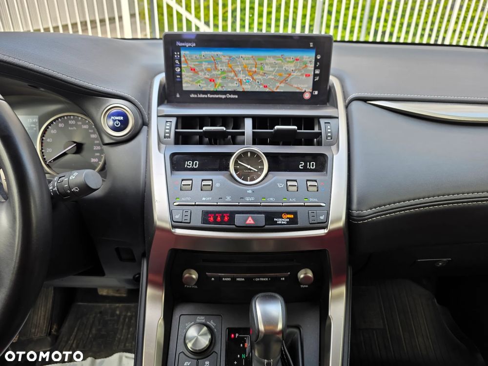 Lexus NX 300h Prestige AWD - 12