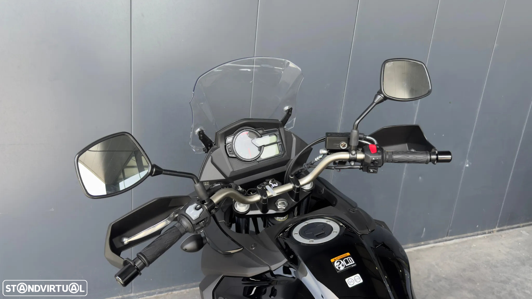 Suzuki DL V-STROM 650 - 9