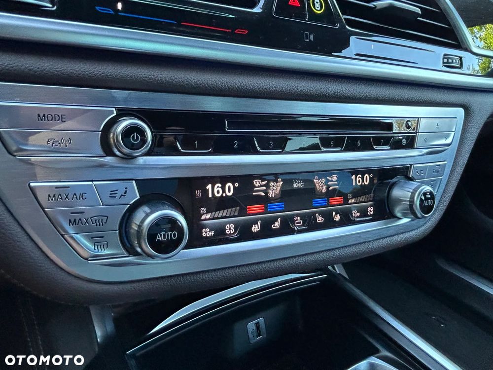BMW Seria 7 740d xDrive - 14