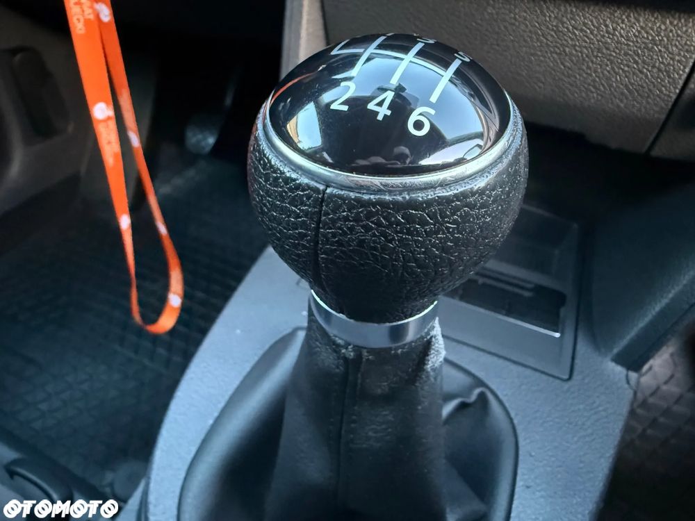 Volkswagen Touran 1.4 TSI EcoFuel Comfortline - 22