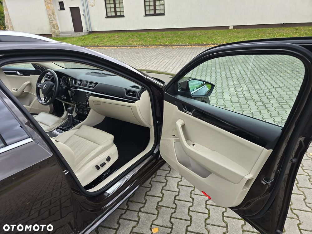 Skoda Superb Combi 2.0 TDI L&K - 18