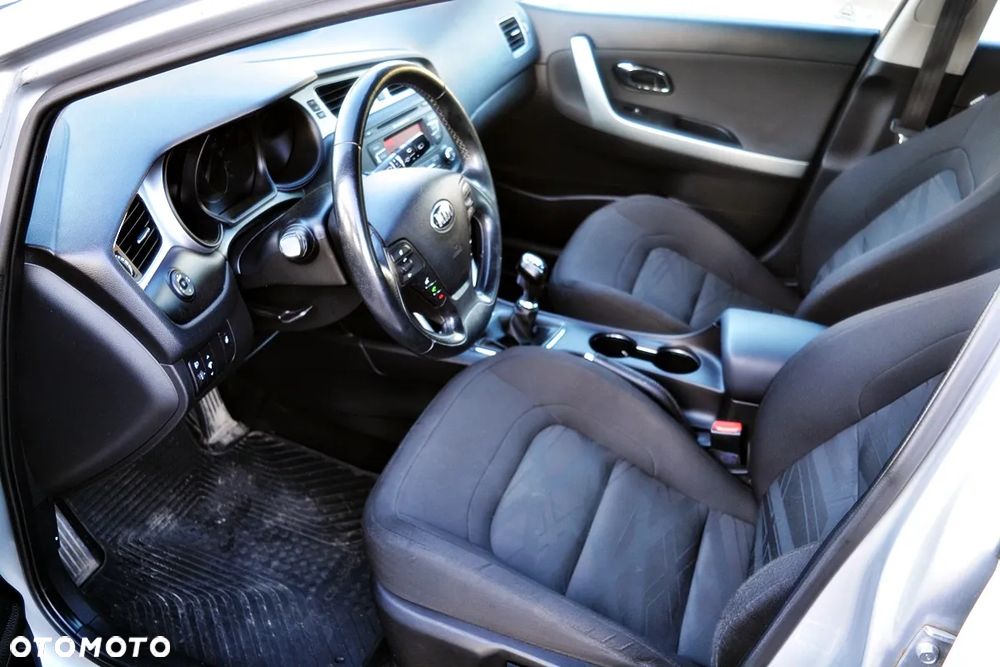 Kia Ceed 1.4 CVVT Attract - 19