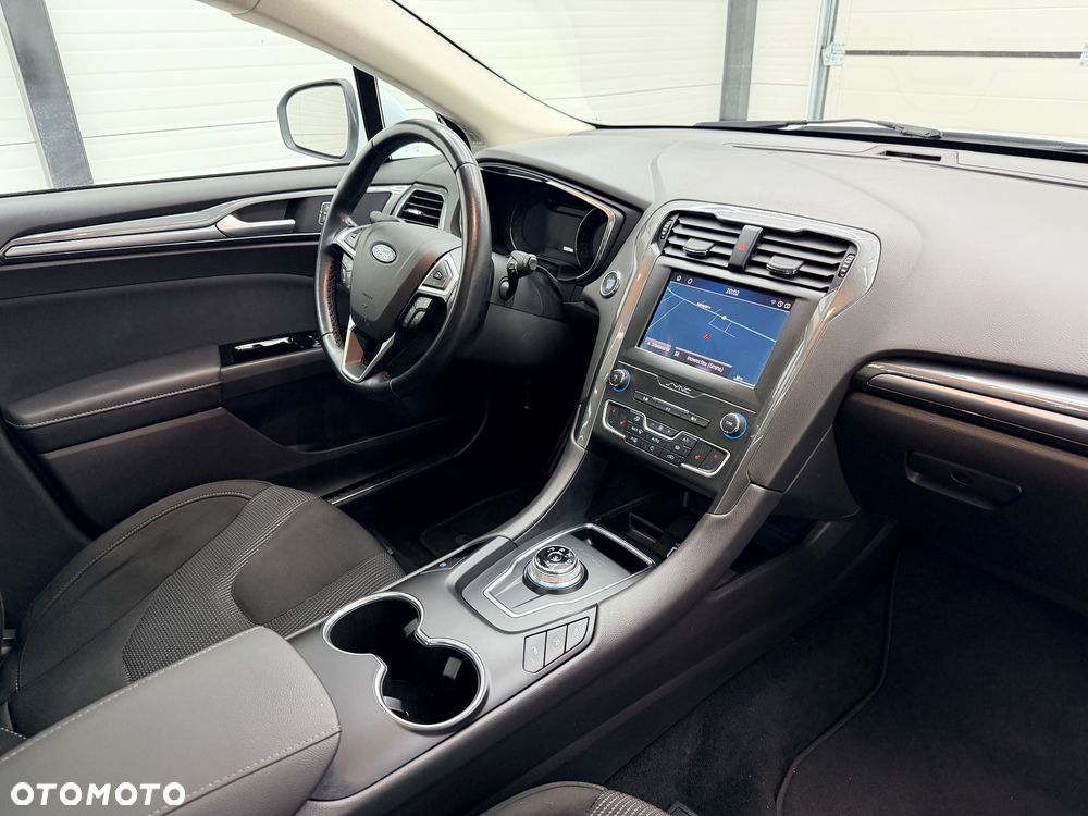 Ford Mondeo 2.0 TDCi STart-Stopp PowerShift-Aut Titanium - 4