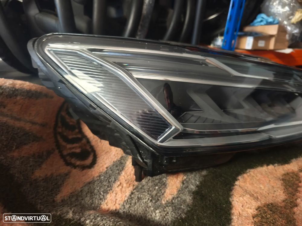 Farol direito full Led Audi A7 - 4K8941034C - 2