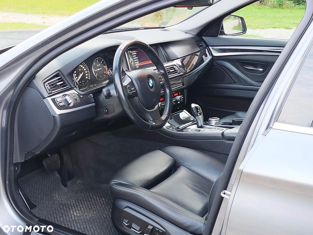 BMW Seria 5 520d xDrive Modern Line - 27