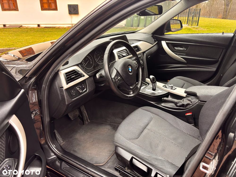 BMW Seria 3 320d Efficient Dynamics Edition - 13