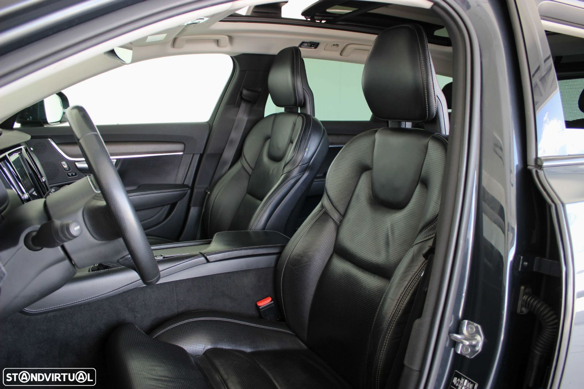 Volvo V90 Cross Country 2.0 D4 AWD Geartronic - 34