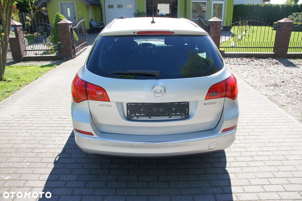 Opel Astra 1.4 T Cosmo EU6 - 9